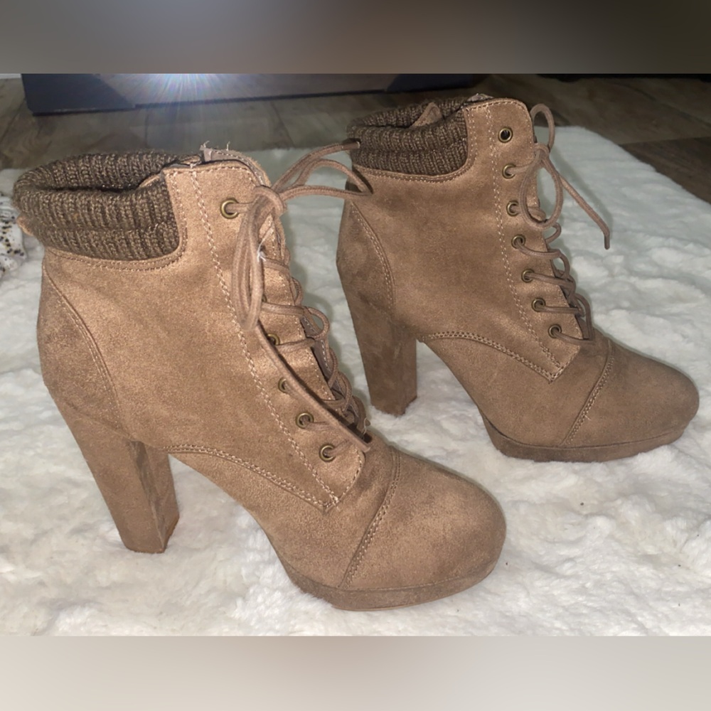 Stylish Tan Ankle Boots for Women